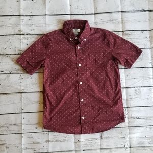 Button down short sleeve shirt